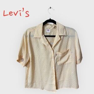 Levi’s Button-up Short Sleeve Blouse